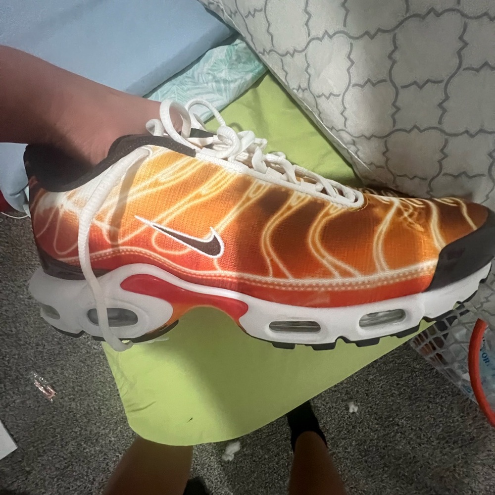 Nike air max plus light photography